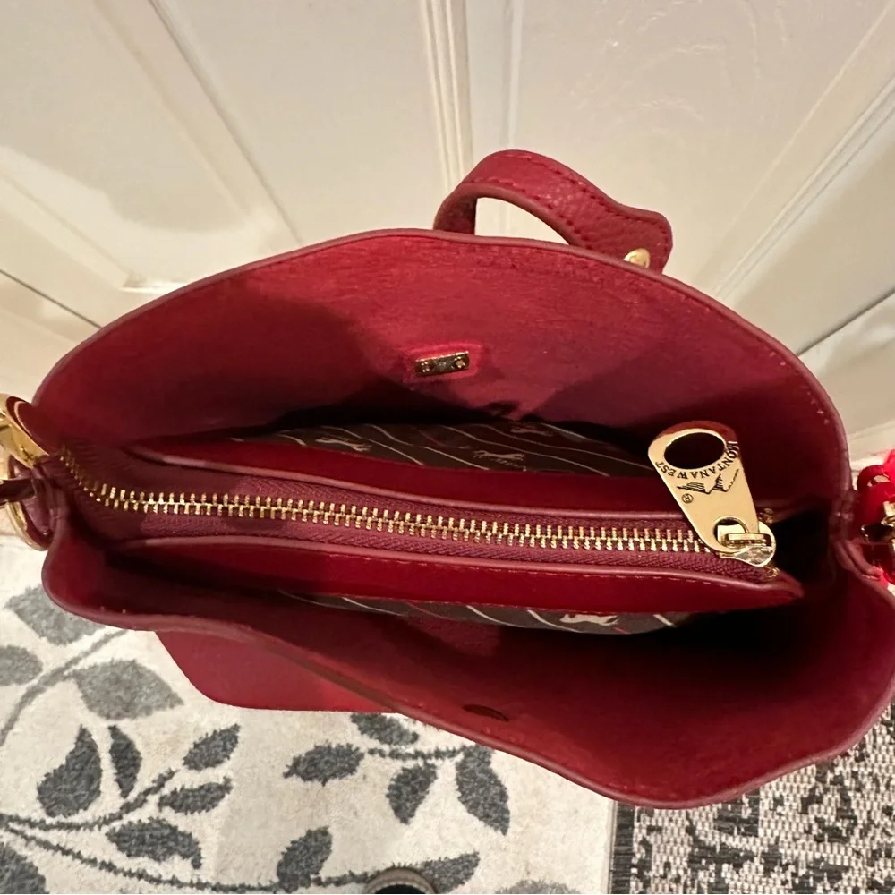Montana West Red Crossbody Bag with Textured Material and Gold Hardware
